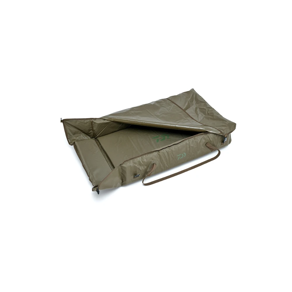 Daiwa Floating Unhooking Mat - Image 3